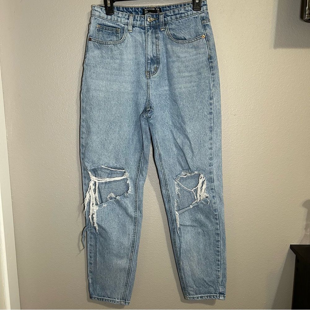 PrettyLittleThing knee rip high rise distressed mom jeans women’s size small 6 - Picture 3 of 10